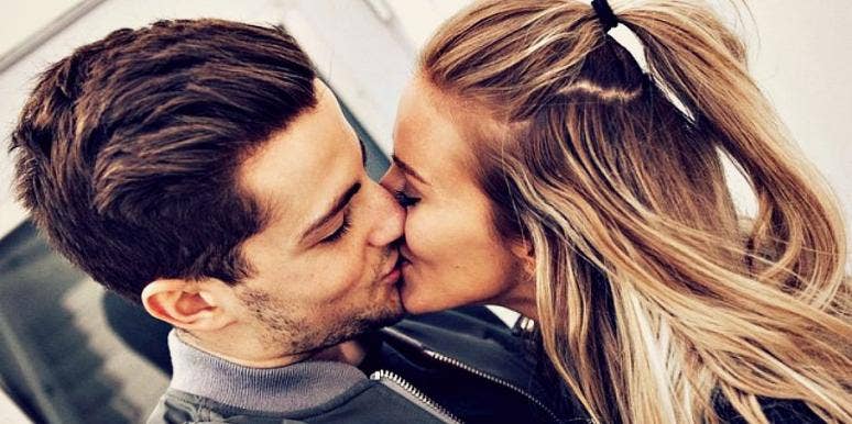 How to romantically kiss your boyfriend